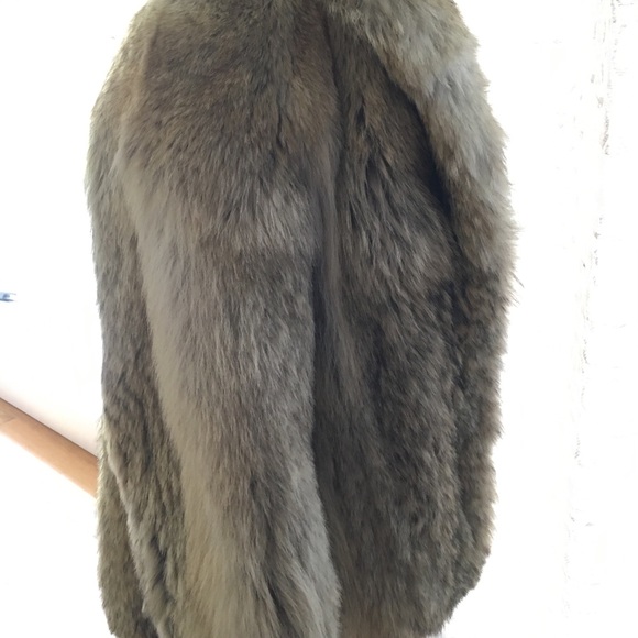 Coyote fur coat - Picture 10 of 14